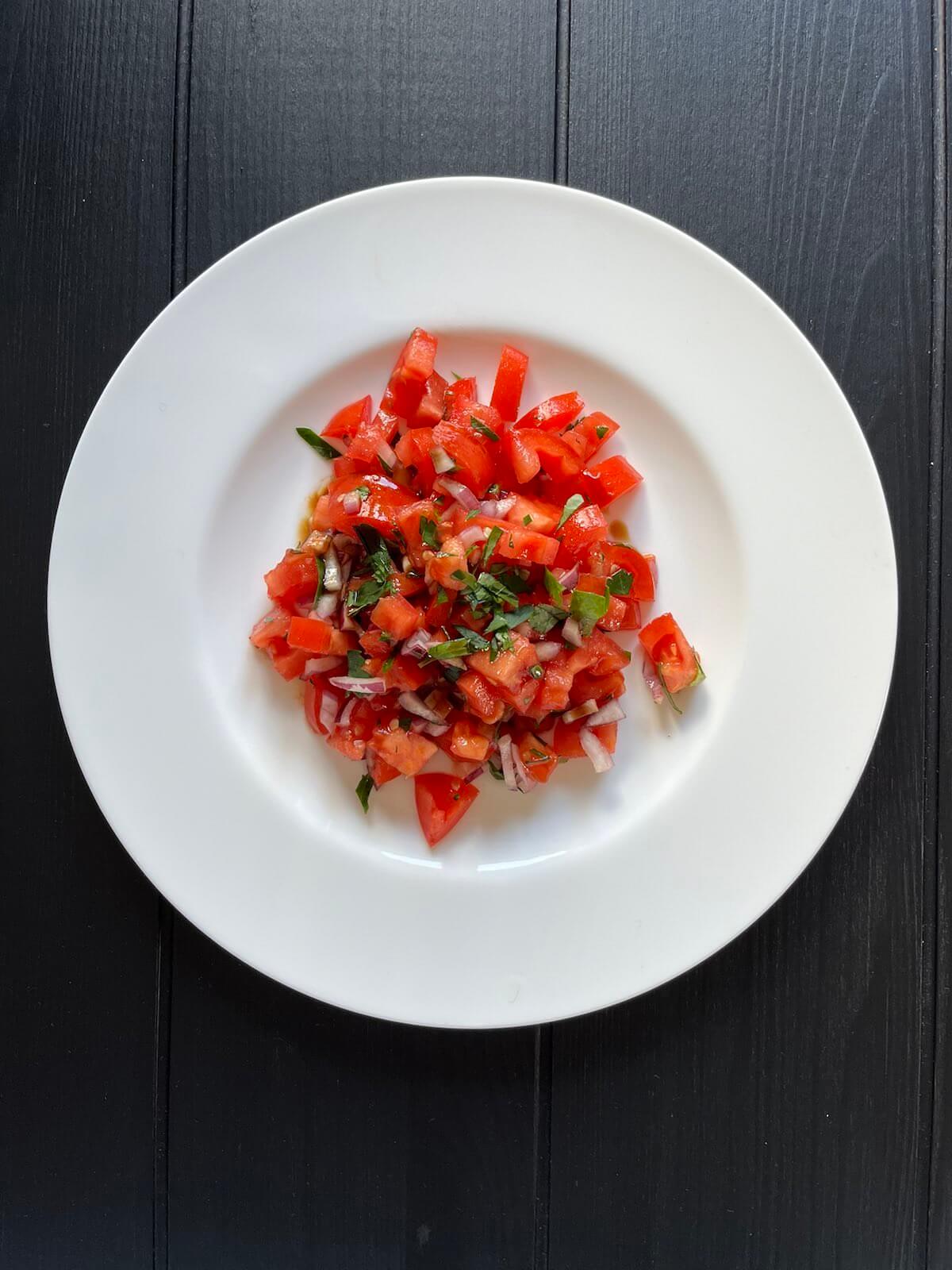 Einfacher Tomatensalat - Julias Gourmet Galaxy